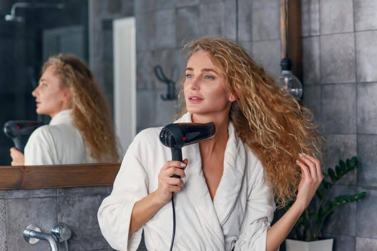 How Busy Moms Can Build a Hair Routine That Does Not Take All Morning