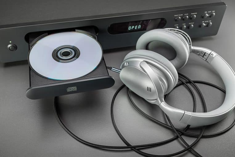 Raising Music Lovers: Why More Families Are Turning to Music CDs for Everyday Entertainment